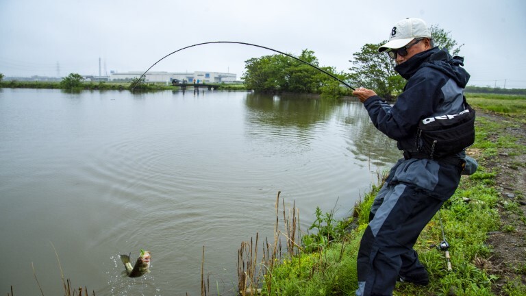 琵琶湖のボートバス釣りを変えたノーシンカーメソッドは